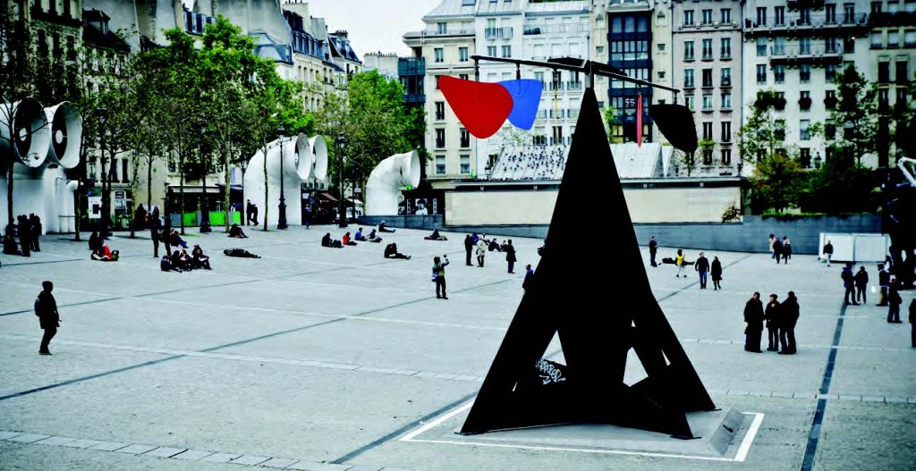 Alexander Calder en la explanada del Pompidou
